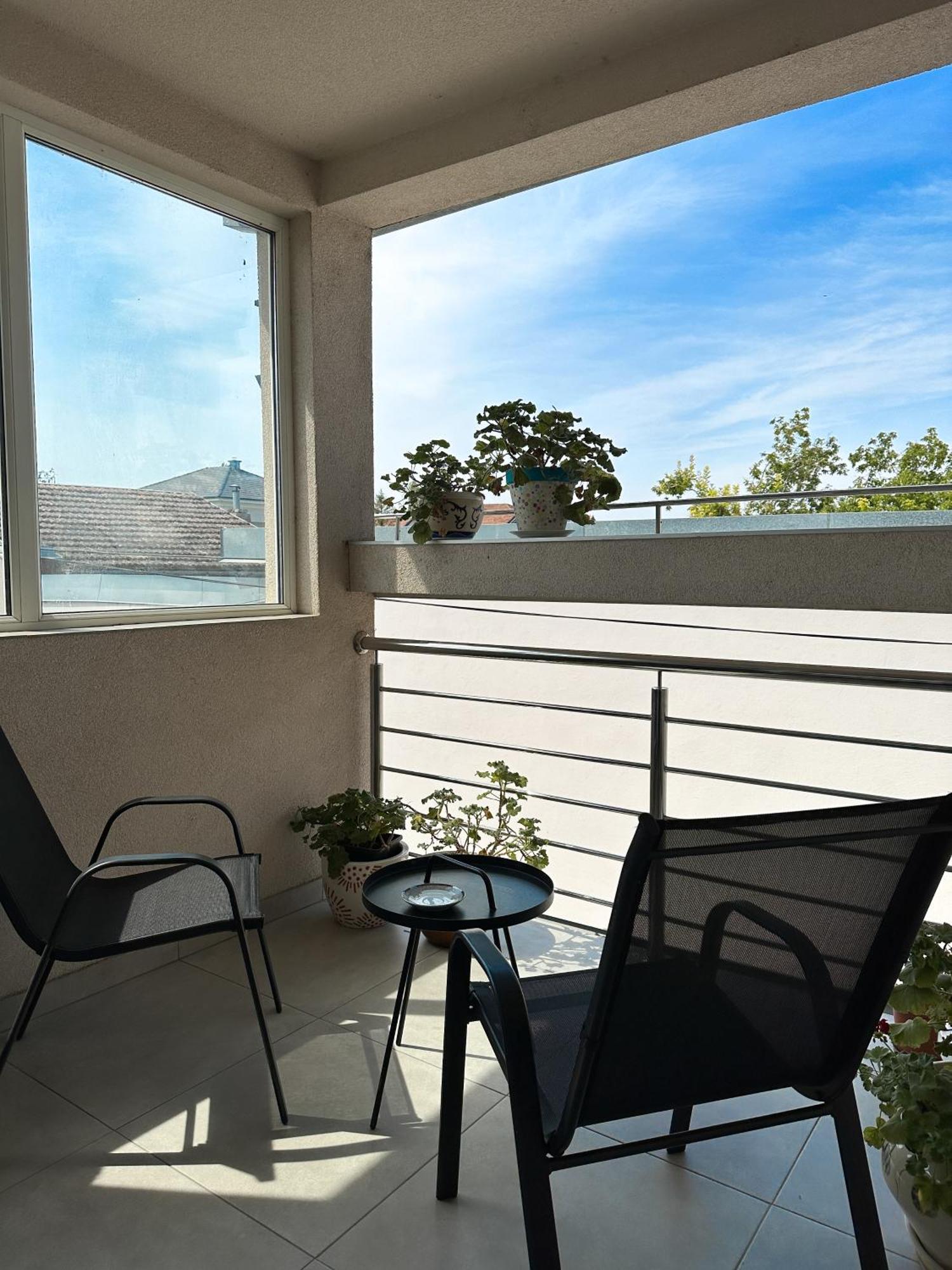 Lovely Apartments Free Street Parking Novi Sad Exterior foto