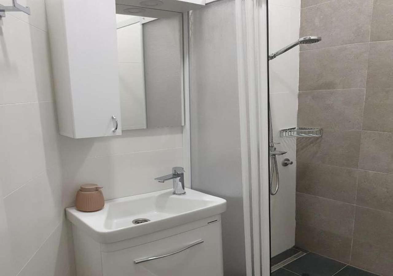 Lovely Apartments Free Street Parking Novi Sad Exterior foto